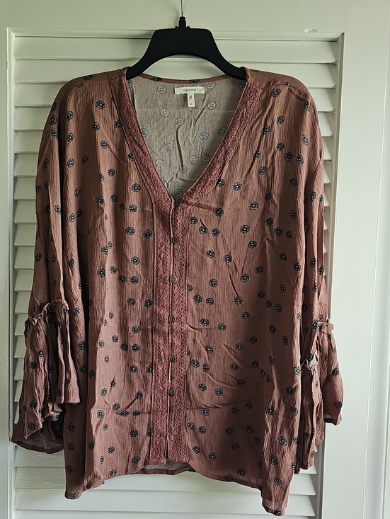 Maurices Tops - Maurices Mauve Pink Floral Button-Down Blouse